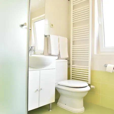 וילה Lux Nina With Six Bedrooms, Private Pool, Sauna