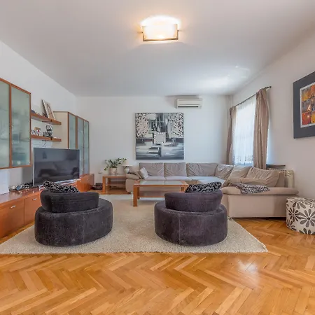 Lux Nina With Six Bedrooms, Private Pool By Adex Travel Vila *