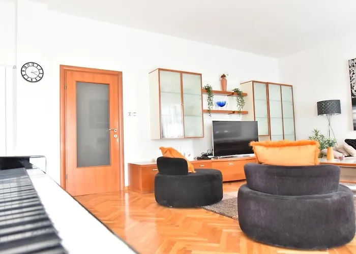 فيلة Lux Nina With Six Bedrooms, Private Pool By Adex Travel زادار