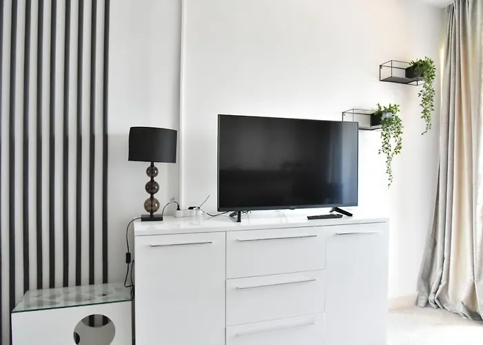 Lux Nina With Six Bedrooms, Private Pool By Adex Travel زادار