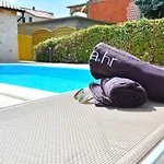 Villa Lux Nina With Six Bedrooms, Private Pool By Adex Travel Zadar
