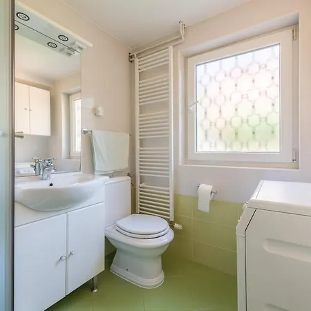 Lux Nina With Six Bedrooms, Private Pool, Sauna