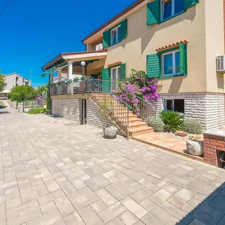 Lux Nina With Six Bedrooms, Private Pool, Sauna Villa *