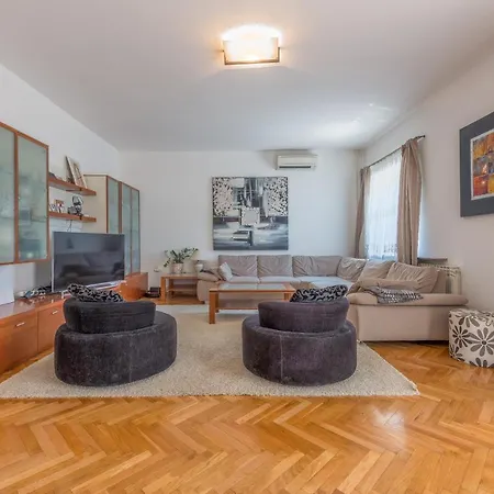 Villa Lux Nina With Six Bedrooms, Private Pool By Adex Travel Zara
