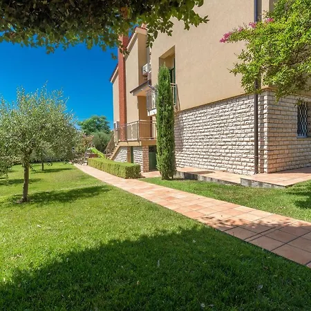 Lux Nina With Six Bedrooms, Private Pool, Sauna Villa *