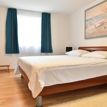 Villa Lux Nina With Six Bedrooms, Private Pool By Adex Travel Zara