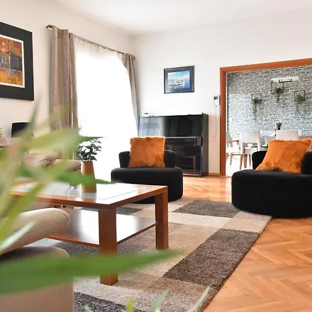 Lux Nina With Six Bedrooms, Private Pool, Sauna Villa Zadar