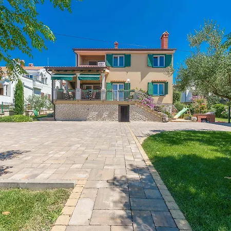 Lux Nina With Six Bedrooms, Private Pool By Adex Travel