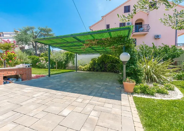 Villa Lux Nina With Six Bedrooms, Private Pool By Adex Travel