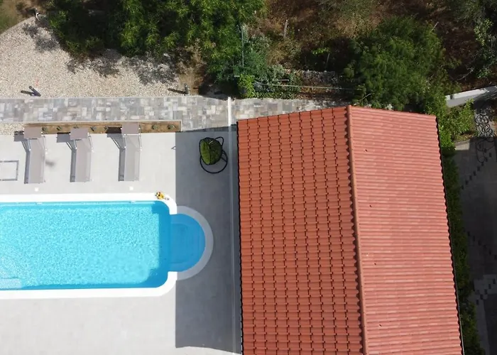 Vila Lux Nina With Six Bedrooms, Private Pool By Adex Travel